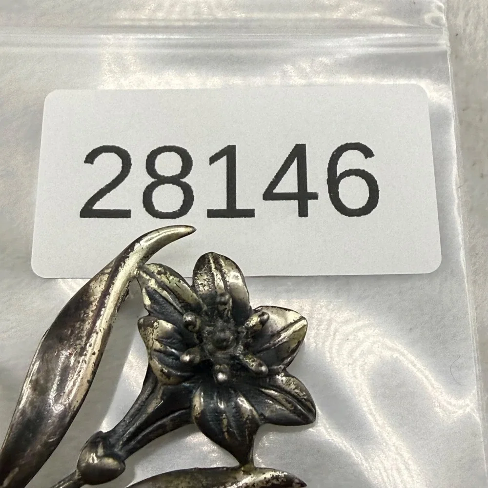 Vintage Pot Metal Flower Brooch Silver Tone